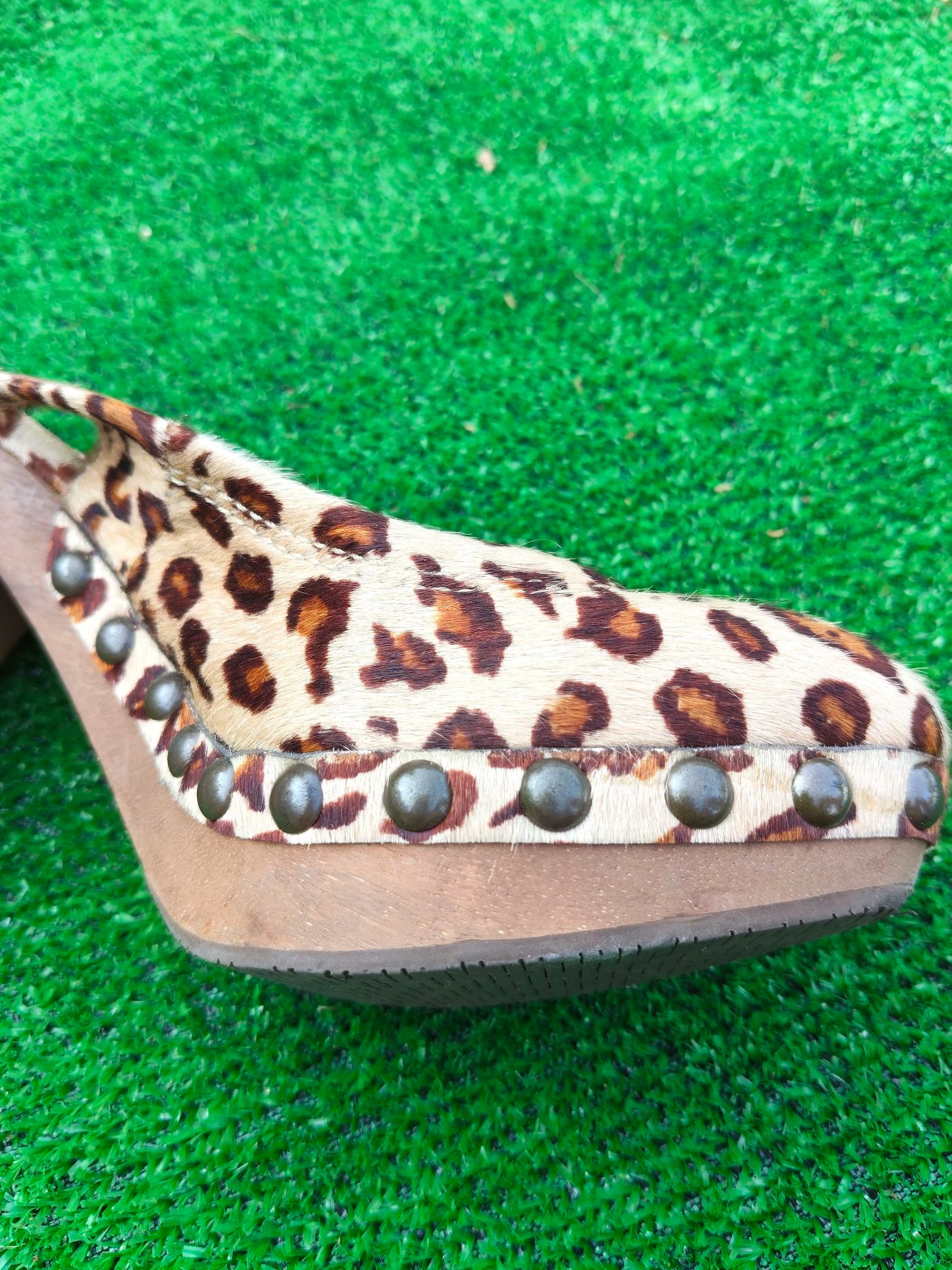 Uterque-Klompen met platform en houten hak met noppen en hak van 10 cm – photo 5